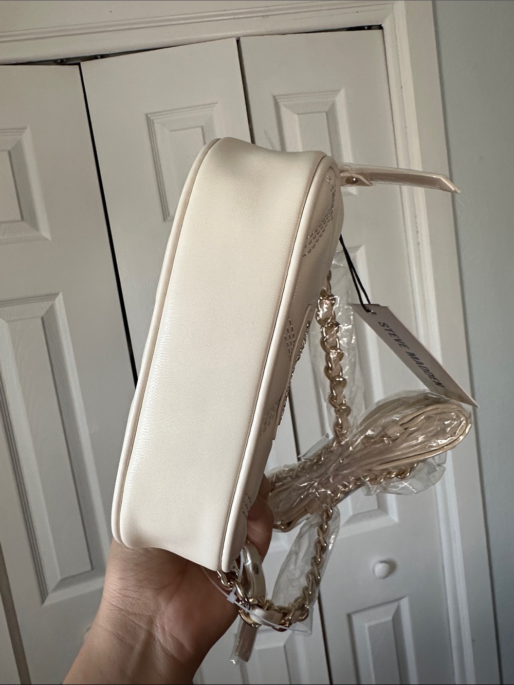Steve Madden Ivory Quilted Crossbody with Gold Chain - Picture 11 of 12